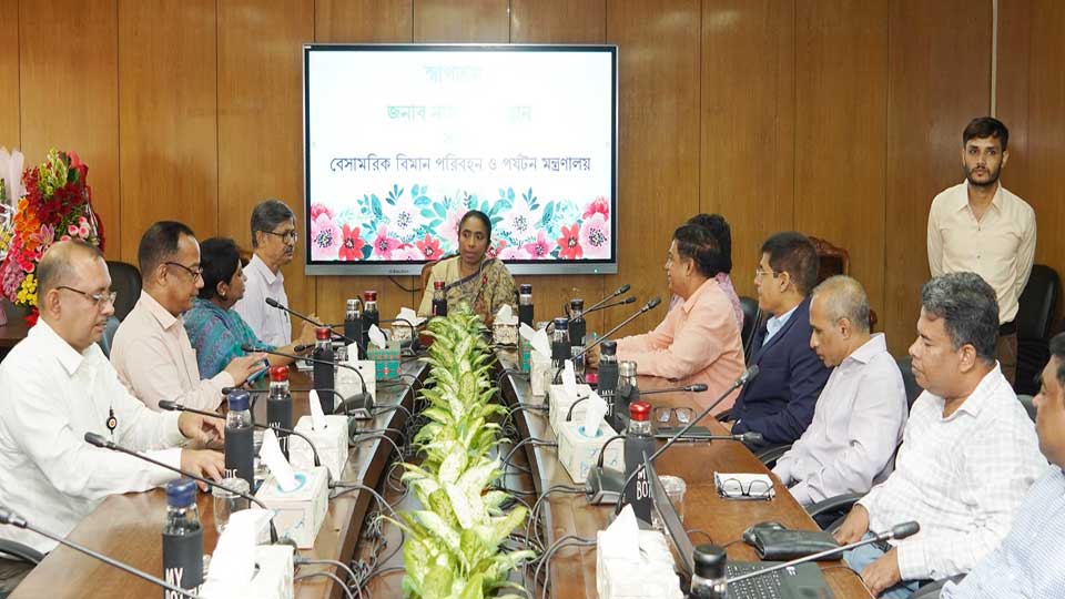 ইতিবাচক পরিবর্তনের লক্ষ্যে কাজ করতে হবে – বিমান সচিব 